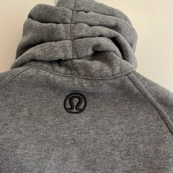 Lululemon  Cuddle Up Jacket. Heathered gray. - Picture 9 of 14